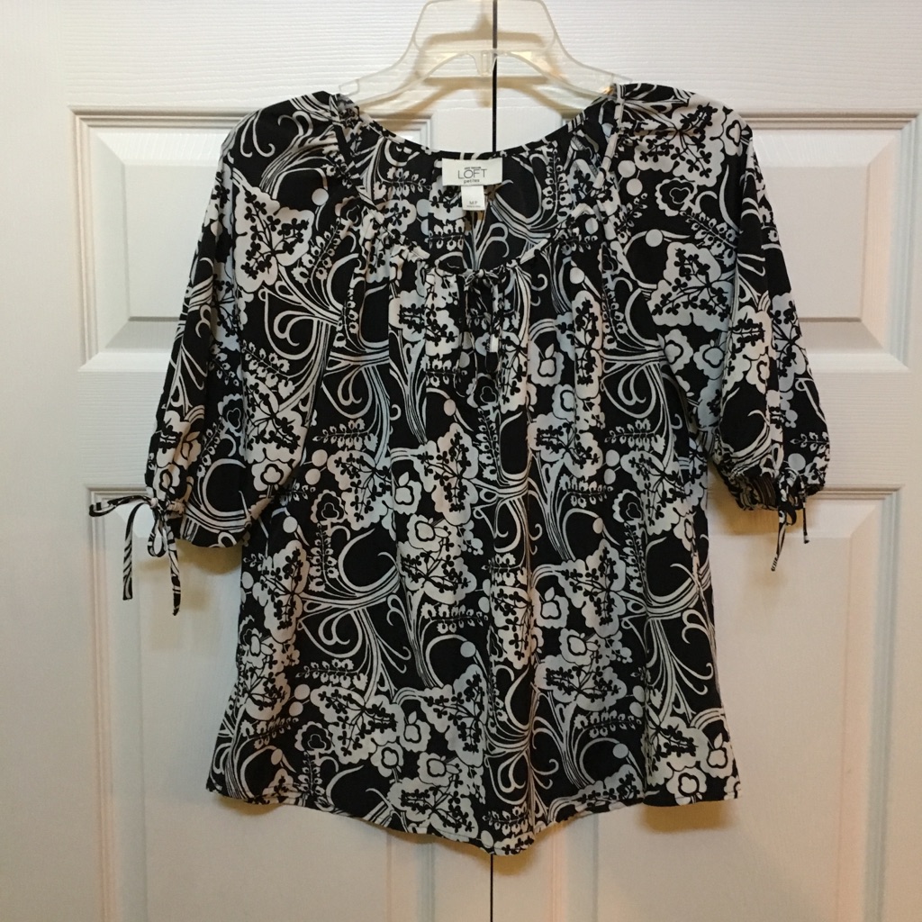 Loft-Adorable Top In Black & White Just Like New